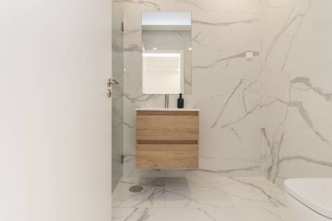 Moradia T3+1 em Banda como Nova com pátio e Vista Castelo de Palmela - Aires