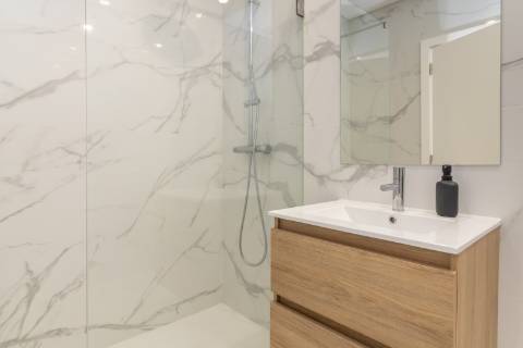 Moradia T3+1 em Banda como Nova com pátio e Vista Castelo de Palmela - Aires