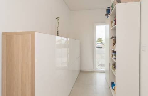 Moradia T3+1 em Banda como Nova com pátio e Vista Castelo de Palmela - Aires