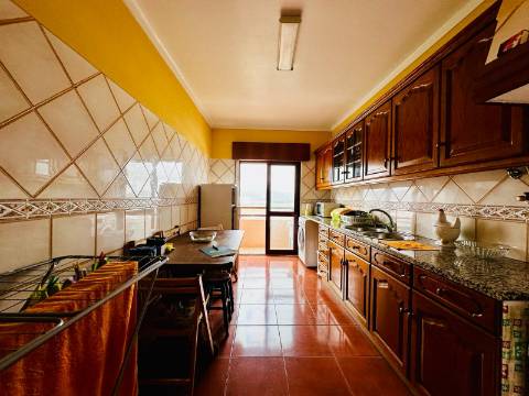 Arrendamento T2 com parqueamento - Hospital