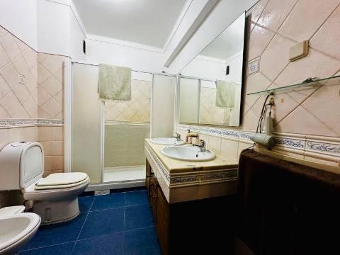 Arrendamento T2 com parqueamento - Hospital