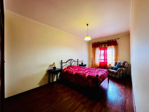 Arrendamento T2 com parqueamento - Hospital