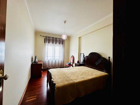 Arrendamento T2 com parqueamento - Hospital