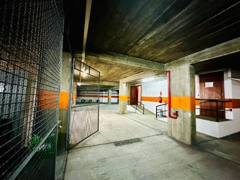 Arrendamento T2 com parqueamento - Hospital