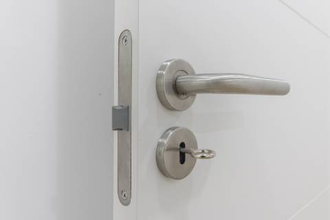 Apartamento T3 Remodelado com zona exterior comum junto ao parque em Vanicelos, Setúbal