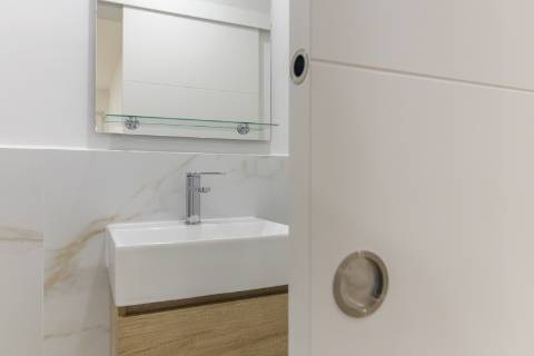 Apartamento T3 Remodelado com zona exterior comum junto ao parque em Vanicelos, Setúbal