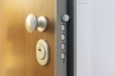 Apartamento T3 Remodelado com zona exterior comum junto ao parque em Vanicelos, Setúbal