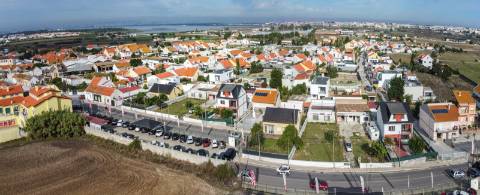 Lote Terreno Sarilhos Grandes junto à nacional, Montijo