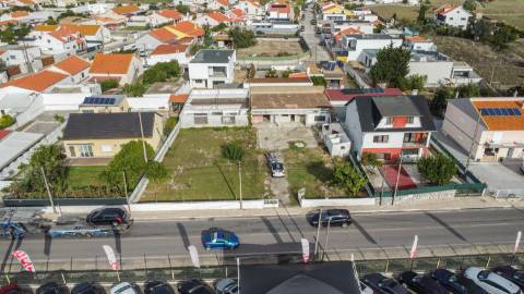 Lote Terreno Sarilhos Grandes junto à nacional, Montijo