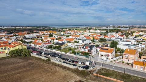 Lote Terreno Sarilhos Grandes junto à nacional, Montijo