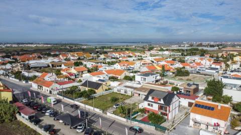 Lote Terreno Sarilhos Grandes junto à nacional, Montijo