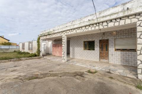 Lote Terreno Sarilhos Grandes junto à nacional, Montijo