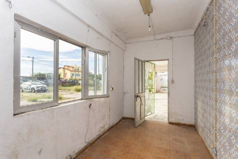Lote Terreno Sarilhos Grandes junto à nacional, Montijo