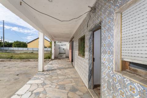 Lote Terreno Sarilhos Grandes junto à nacional, Montijo