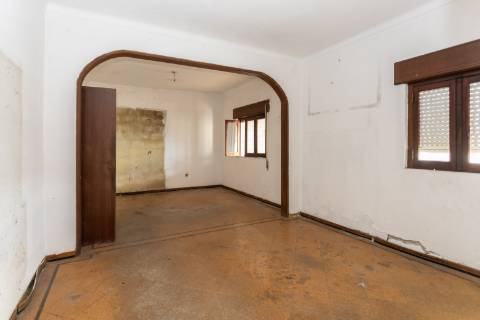 Lote Terreno Sarilhos Grandes junto à nacional, Montijo