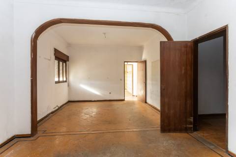 Lote Terreno Sarilhos Grandes junto à nacional, Montijo