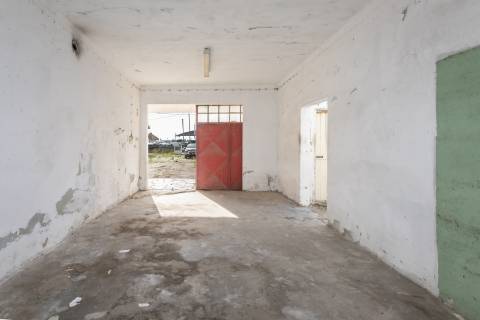 Lote Terreno Sarilhos Grandes junto à nacional, Montijo