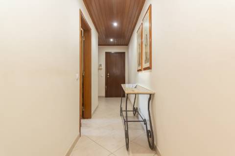 Apartamento T3 no Vale do Cobro com 128m²