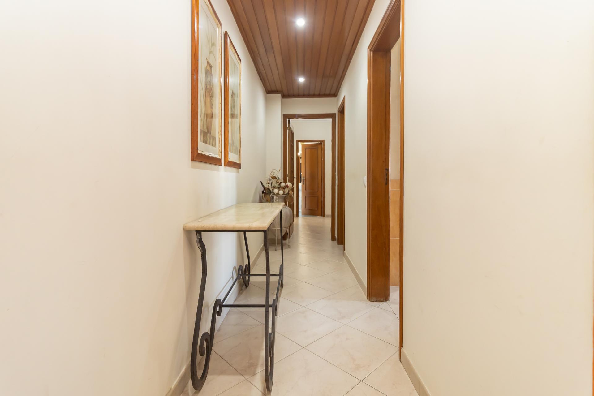 Apartamento T3 no Vale do Cobro com 128m²