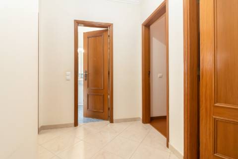 Apartamento T3 no Vale do Cobro com 128m²