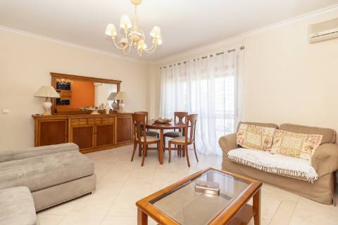 Apartamento T3 no Vale do Cobro com 128m²