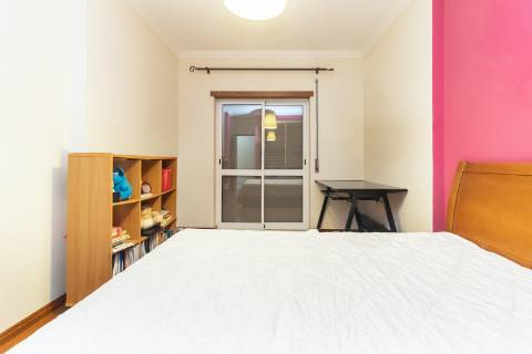 Apartamento T3 no Vale do Cobro com 128m²