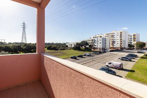 Apartamento T3 no Vale do Cobro com 128m²