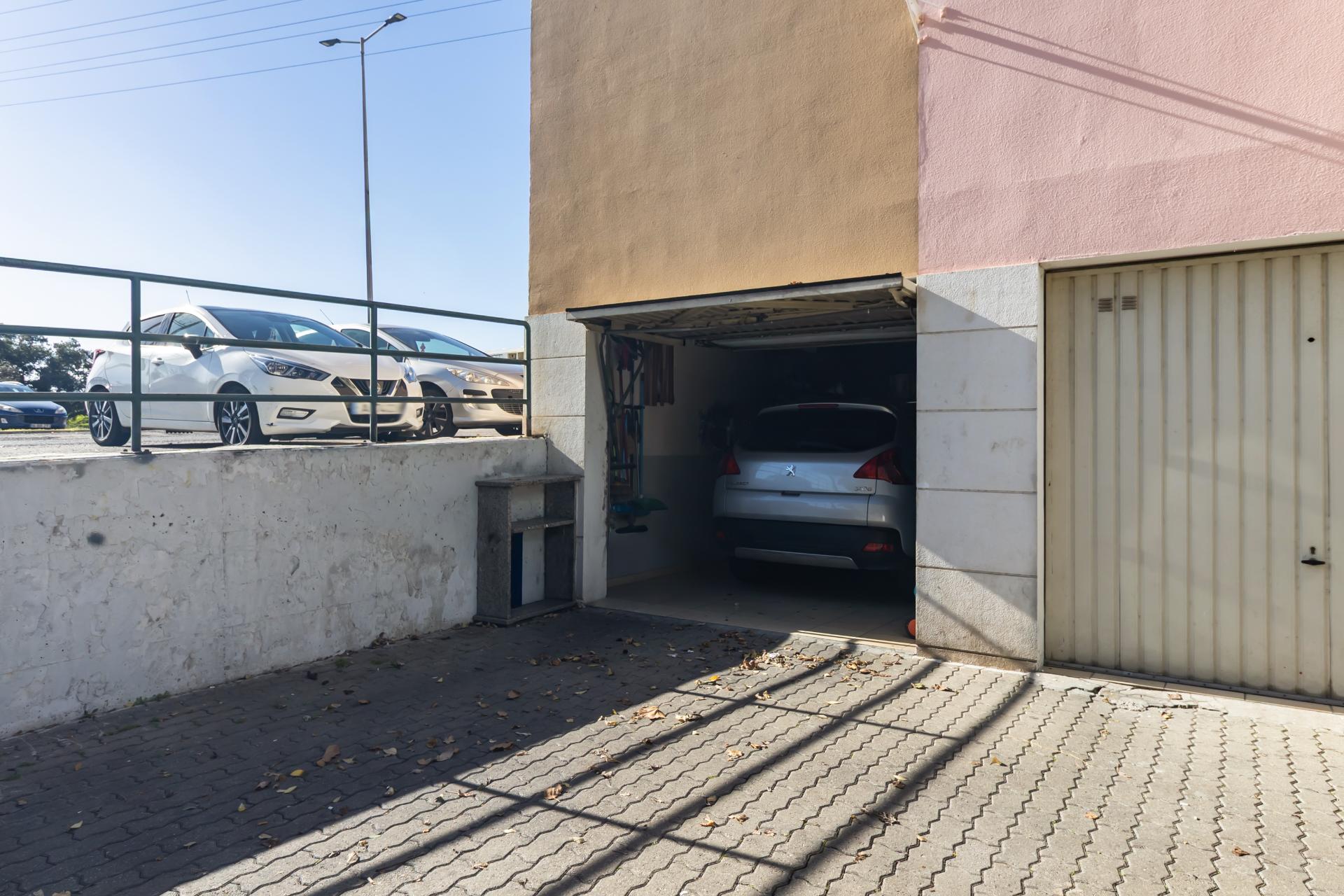 Garagem 42m2 em Vale do Cobro, Setúbal