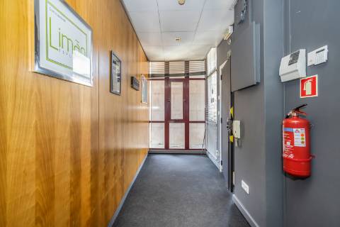 Área Nobre de 253 m² na Av. 5 de Outubro - O Maior Potencial de Conversão em habitação ou Sede Corporativa de na Av. 5 de Outubro em Setúbal