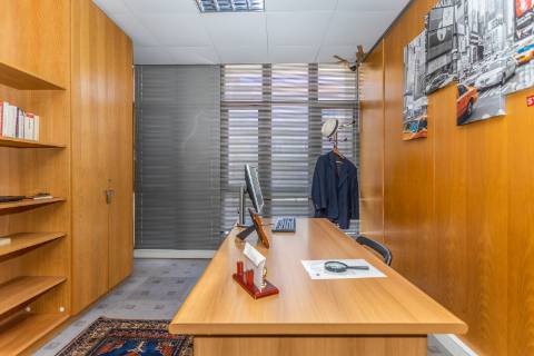 Área Nobre de 253 m² na Av. 5 de Outubro - O Maior Potencial de Conversão em habitação ou Sede Corporativa de na Av. 5 de Outubro em Setúbal