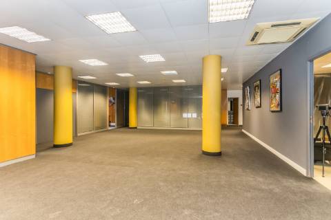 Área Nobre de 253 m² na Av. 5 de Outubro - O Maior Potencial de Conversão em habitação ou Sede Corporativa de na Av. 5 de Outubro em Setúbal