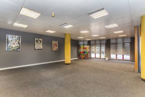Área Nobre de 253 m² na Av. 5 de Outubro - O Maior Potencial de Conversão em habitação ou Sede Corporativa de na Av. 5 de Outubro em Setúbal