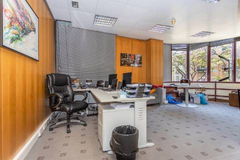 Área Nobre de 253 m² na Av. 5 de Outubro - O Maior Potencial de Conversão em habitação ou Sede Corporativa de na Av. 5 de Outubro em Setúbal