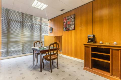 Área Nobre de 253 m² na Av. 5 de Outubro - O Maior Potencial de Conversão em habitação ou Sede Corporativa de na Av. 5 de Outubro em Setúbal