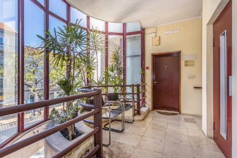 Área Nobre de 253 m² na Av. 5 de Outubro - O Maior Potencial de Conversão em habitação ou Sede Corporativa de na Av. 5 de Outubro em Setúbal