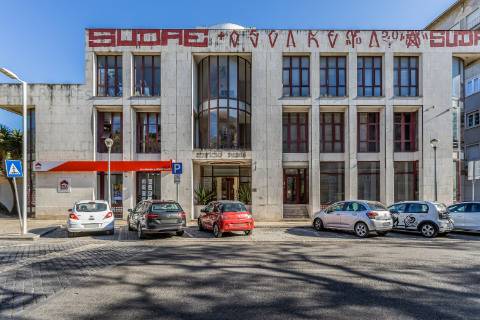 Área Nobre de 253 m² na Av. 5 de Outubro - O Maior Potencial de Conversão em habitação ou Sede Corporativa de na Av. 5 de Outubro em Setúbal