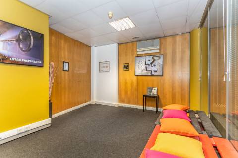 Área Nobre de 253 m² na Av. 5 de Outubro - O Maior Potencial de Conversão em habitação ou Sede Corporativa de na Av. 5 de Outubro em Setúbal