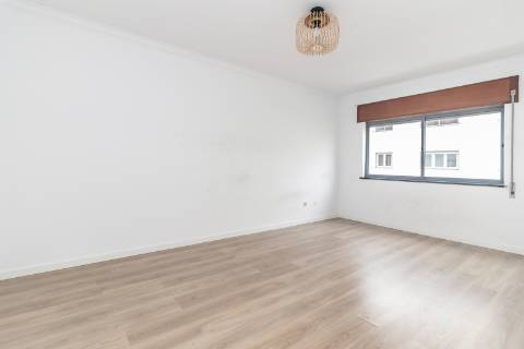 Apartamento T2 na Moita com 81,5 - Zona envolvente à Praça de Touros