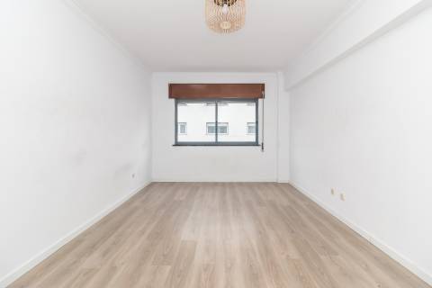 Apartamento T2 na Moita com 81,5 - Zona envolvente à Praça de Touros