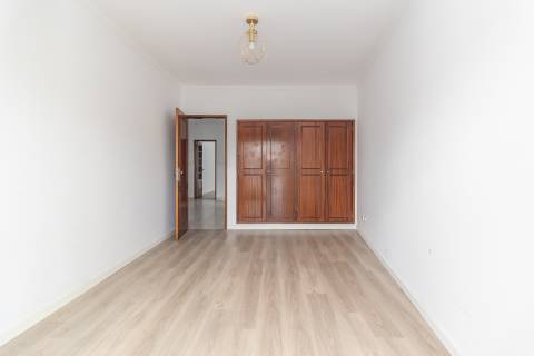 Apartamento T2 na Moita com 81,5 - Zona envolvente à Praça de Touros