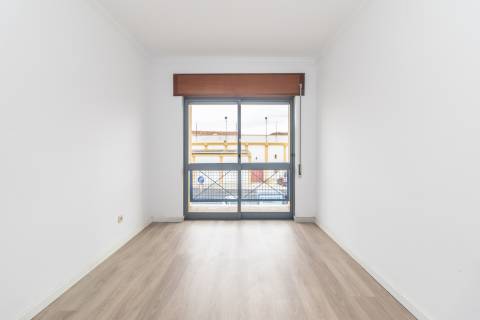 Apartamento T2 na Moita com 81,5 - Zona envolvente à Praça de Touros