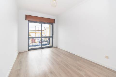 Apartamento T2 na Moita com 81,5 - Zona envolvente à Praça de Touros