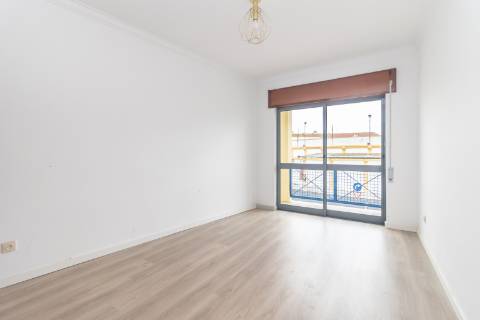 Apartamento T2 na Moita com 81,5 - Zona envolvente à Praça de Touros