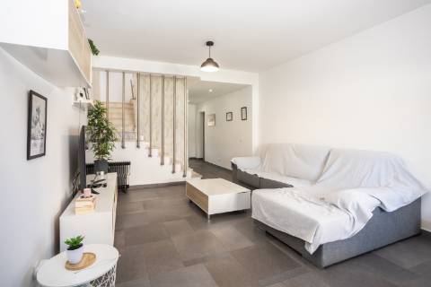 Moradia T2+2 com garagem e jardim, a dois passos do Parque do Serrado | Amora