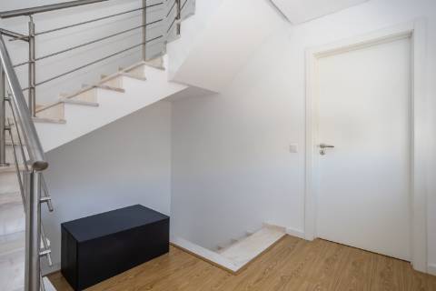 Moradia T2+2 com garagem e jardim, a dois passos do Parque do Serrado | Amora