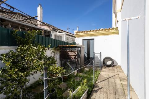 Moradia T2+2 com garagem e jardim, a dois passos do Parque do Serrado | Amora