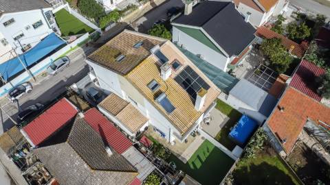 Moradia T2+2 com garagem e jardim, a dois passos do Parque do Serrado | Amora