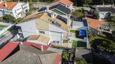 Moradia T2+2 com garagem e jardim, a dois passos do Parque do Serrado | Amora