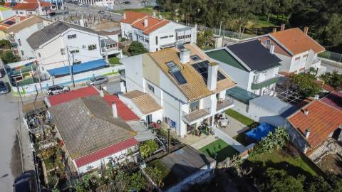 Moradia T2+2 com garagem e jardim, a dois passos do Parque do Serrado | Amora
