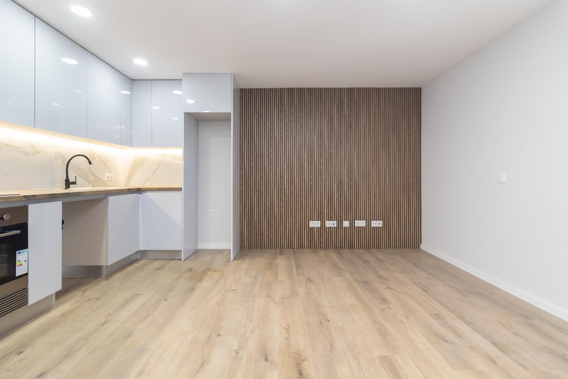 Moradia T3 Remodelada na Gâmbia com sótão e terraço junto ao Estuário do Sado | Setúbal